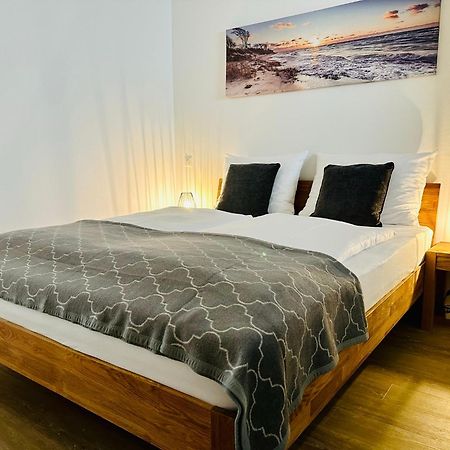 Nanis Hotel & Appartements シュタインフーデ エクステリア 写真