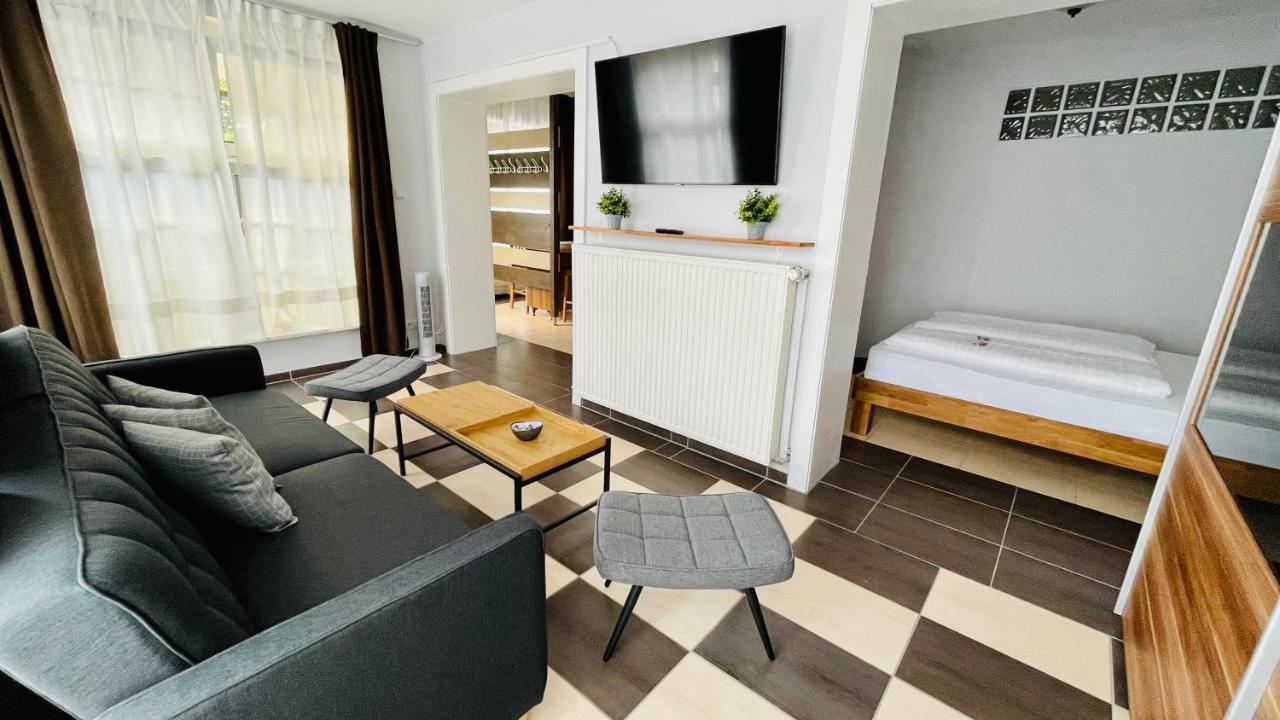 Nanis Hotel & Appartements シュタインフーデ エクステリア 写真
