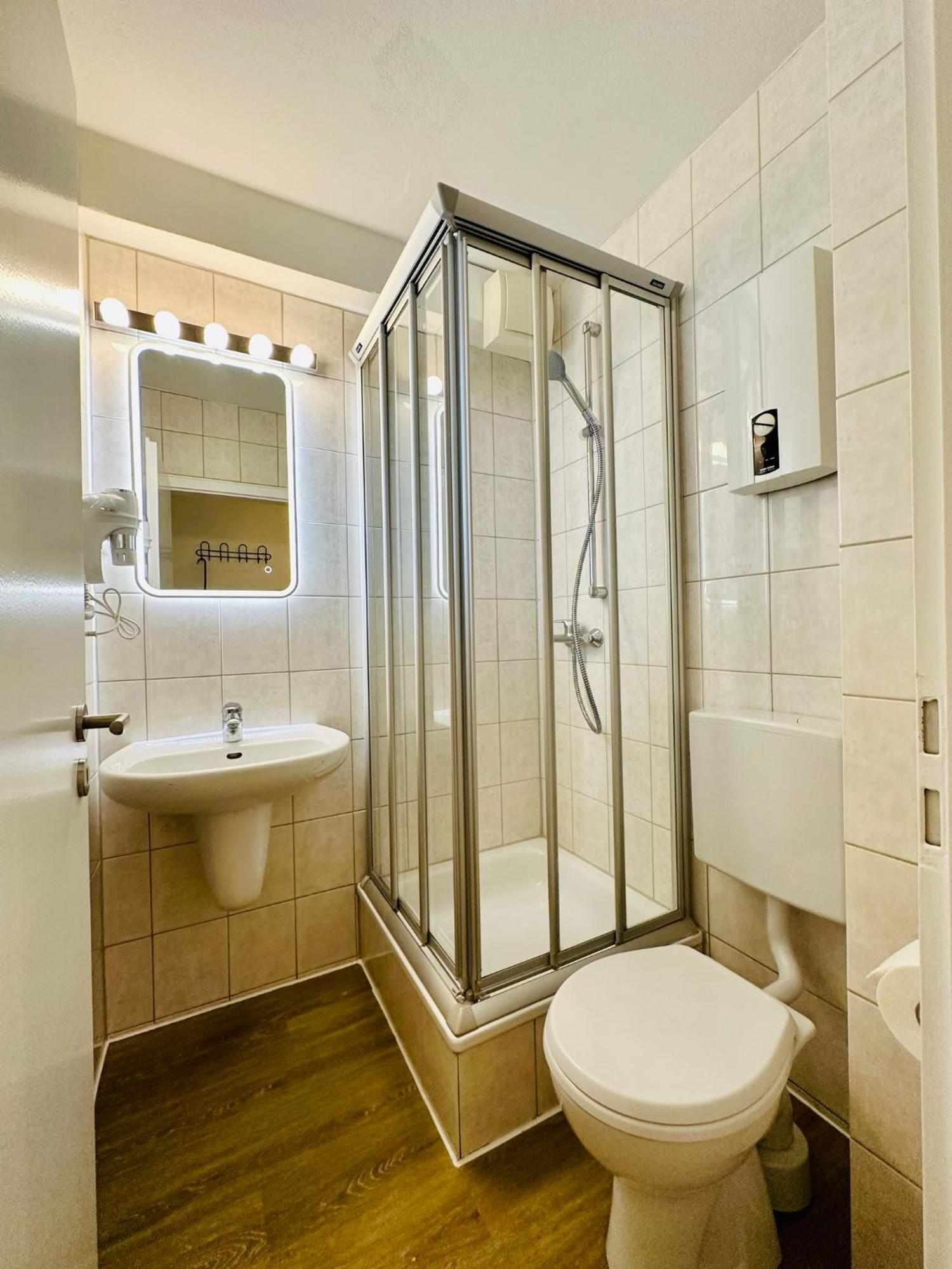 Nanis Hotel & Appartements シュタインフーデ エクステリア 写真