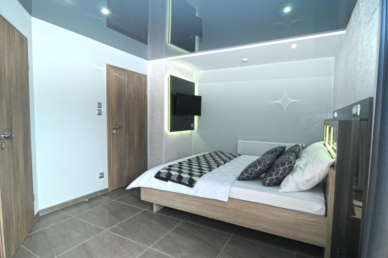 Nanis Hotel & Appartements シュタインフーデ エクステリア 写真